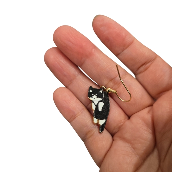 Playful Black and White Cat Earrings - Picture 3 of 3